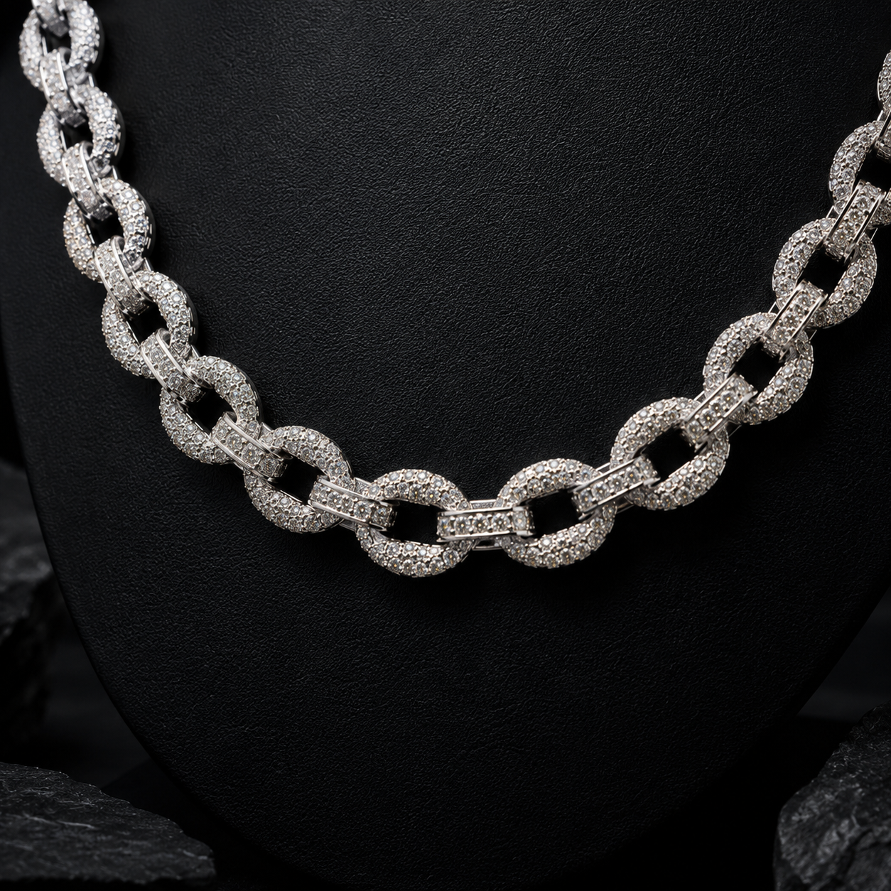 Close Up VVS Moissanite Iced Out Infinity Link Chain Details