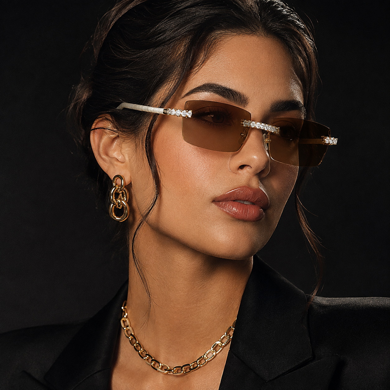 Model Wearing Pear Cut Moissanite Gradient Rimless Sunglasses