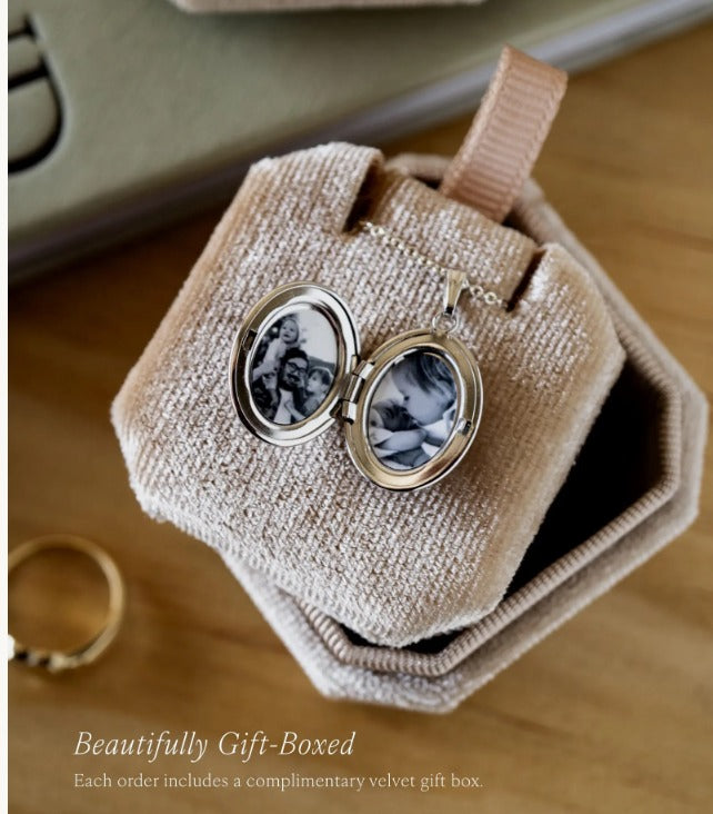 14K Solid Gold Engraved Photo Locket | ONYX RATAN